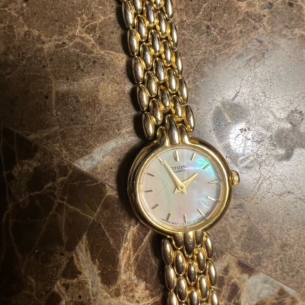 Citizen quartz watch vintage.